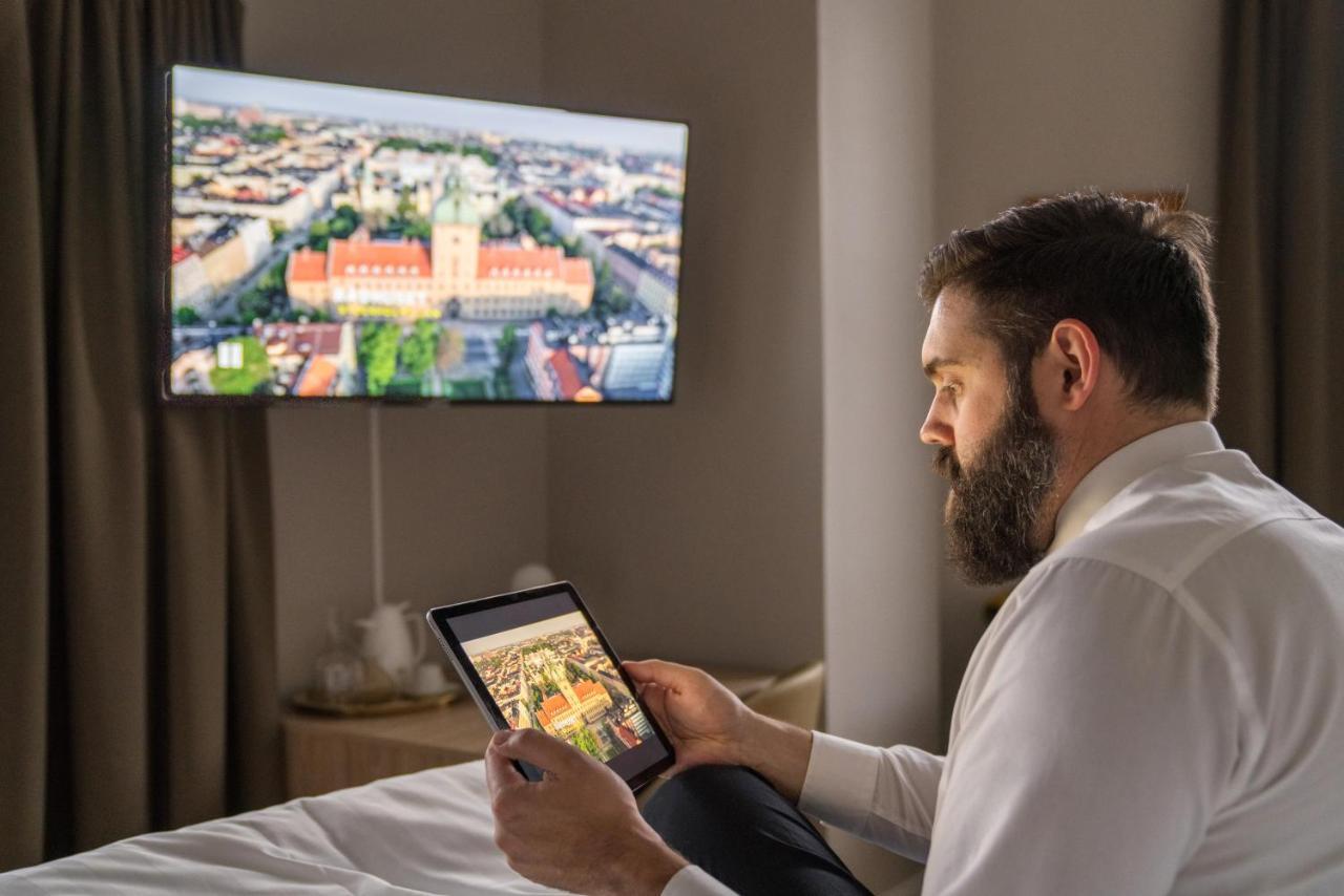 Livgrenadjaermaessen Hotell-Fest-Konferens Linköping Zewnętrze zdjęcie